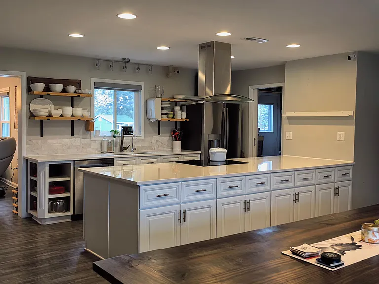 101 York Dr — Photo 5