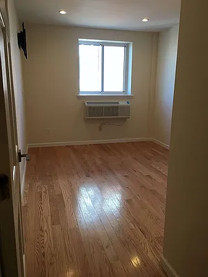 Rented by Voro, LLC | media 11