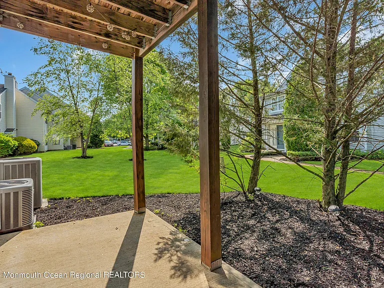 131 Wellington Ct #4-1 — Photo 24
