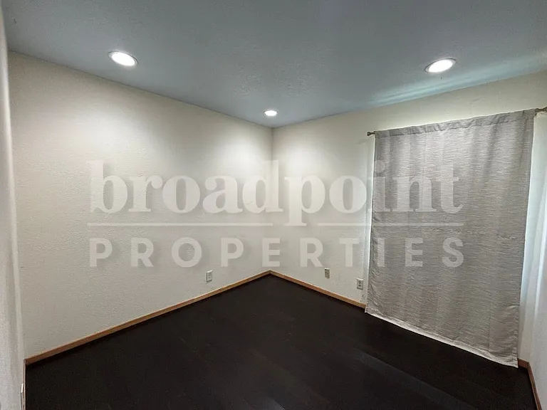 1515 Kent Ave — Photo 10