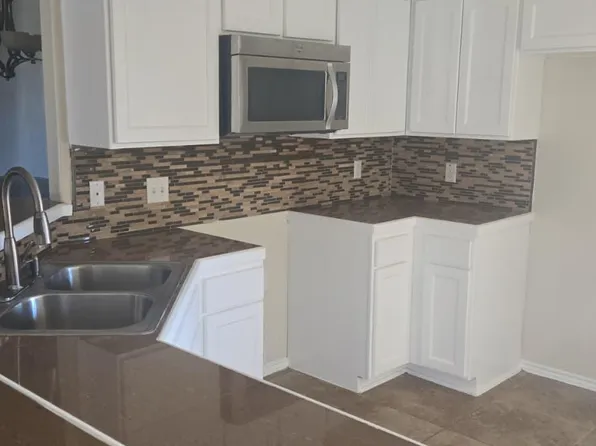 208 Nevers Ct, Laredo, TX 78045