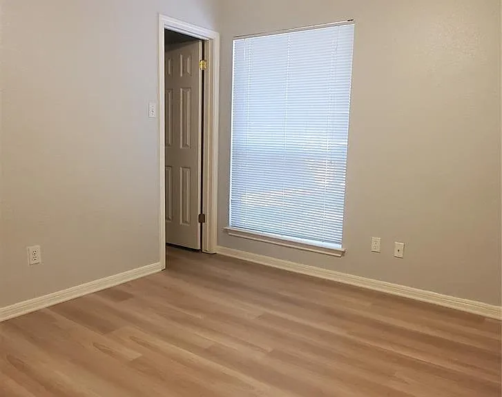 8617 Talyne Chaise Cir #B — Photo 11