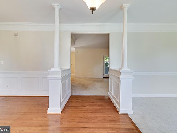 3rd image of 22202 Hanover Dr