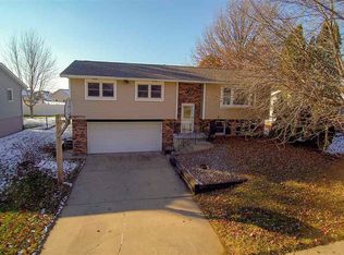 706 N 8th St, Eldridge, IA