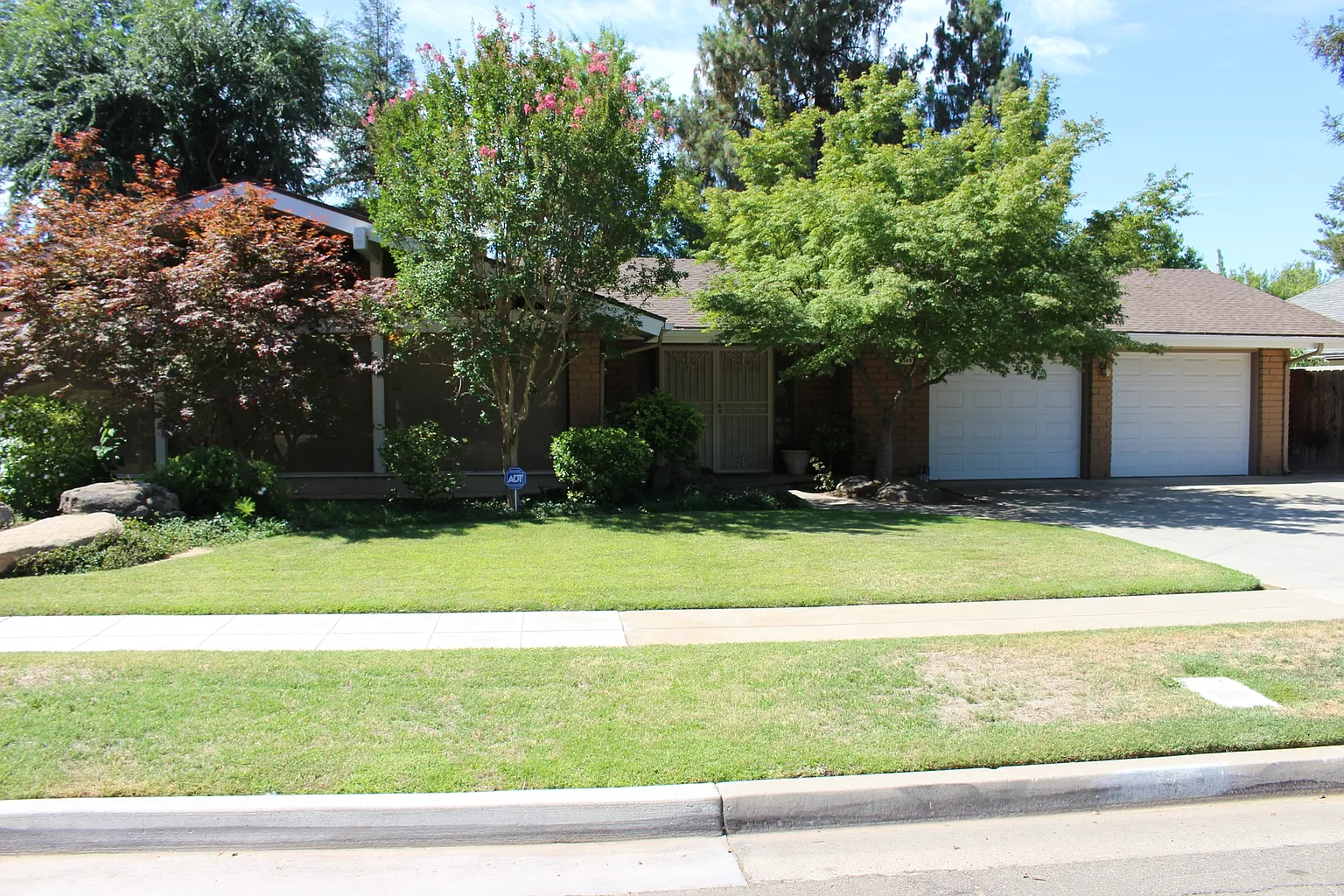 3569 W Magill Ave photo 1
