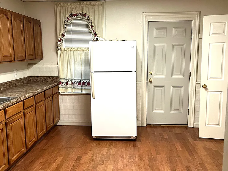 2916 Peach St #1 — Photo 7
