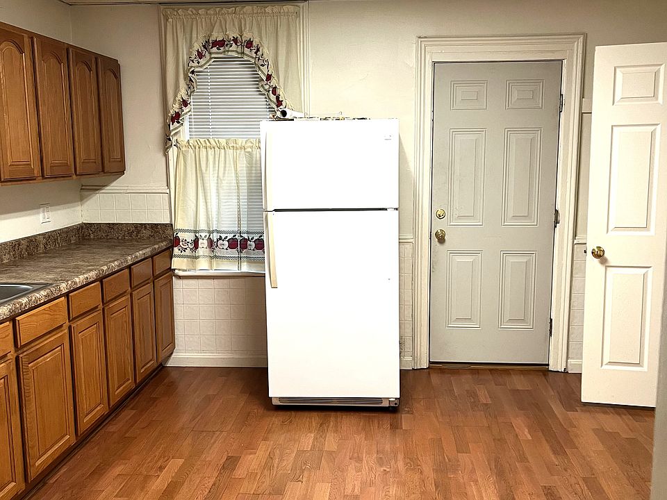 1st image of 2916 Peach St #1