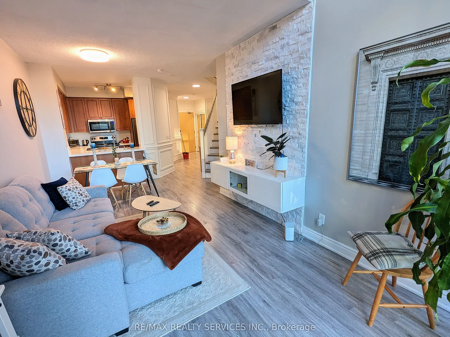 3 bed, $3,150 — Photo 2