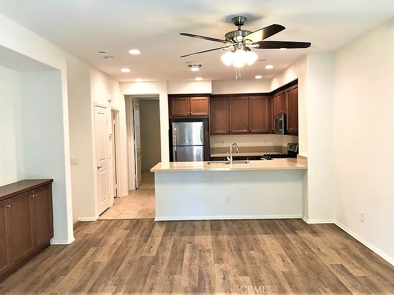 421 Camino Ruiz — Photo 9