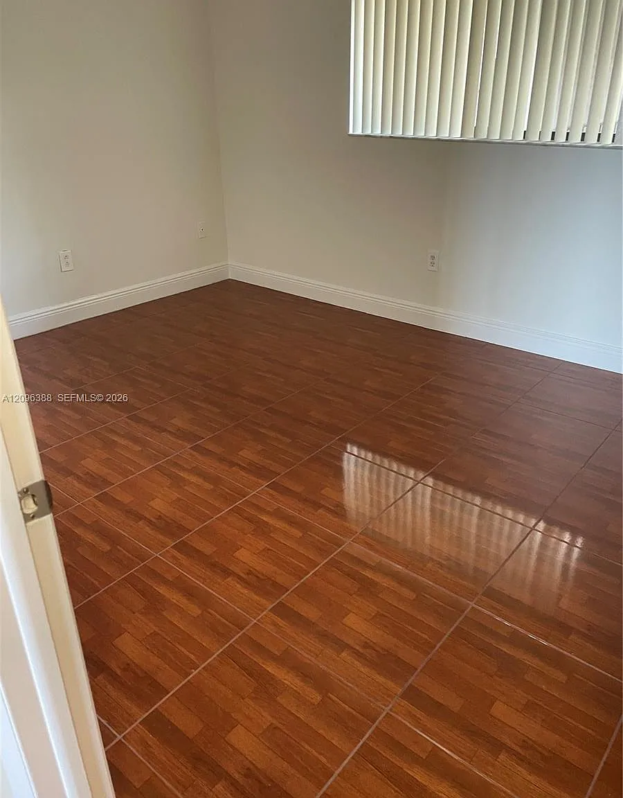 Horizons West Condo #4 — Photo 2