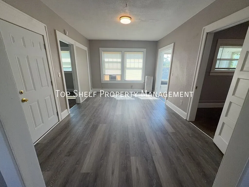 2 bed, 1000 sqft, $995 — Photo 3