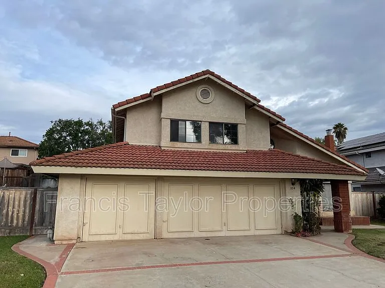 954 Cornwell Ct — Photo 3
