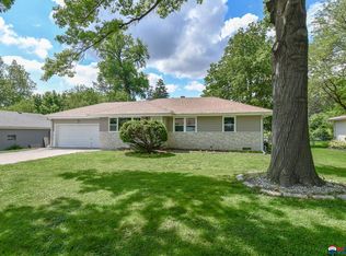 7319 Manderson St, Omaha, NE 68134