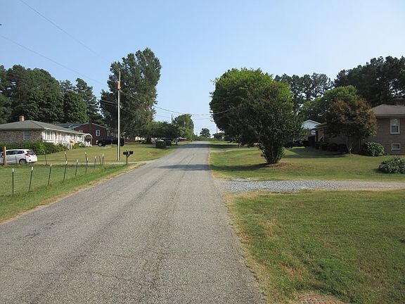 2nd image of 1073 E Oak Hill Dr