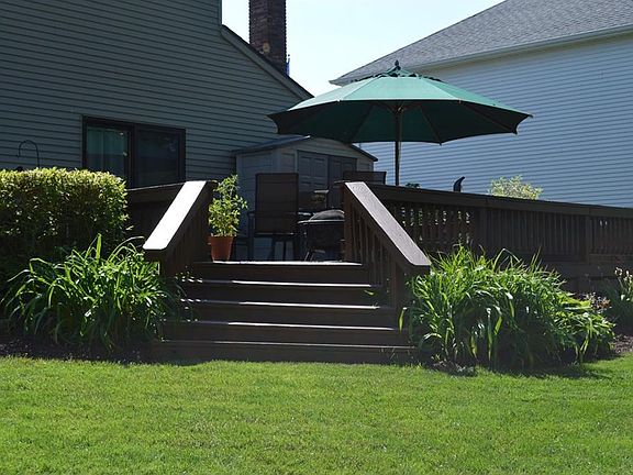 5th image of 17117 Greenwood Dr