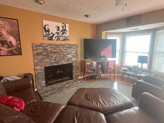 2nd image of 3262 Hampton Ct SE