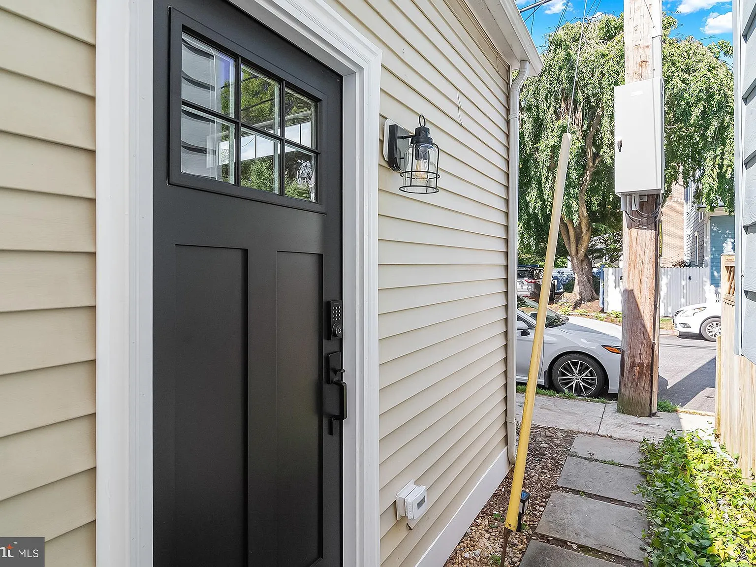 1 bed, 705 sqft, $2,400 — Photo 4