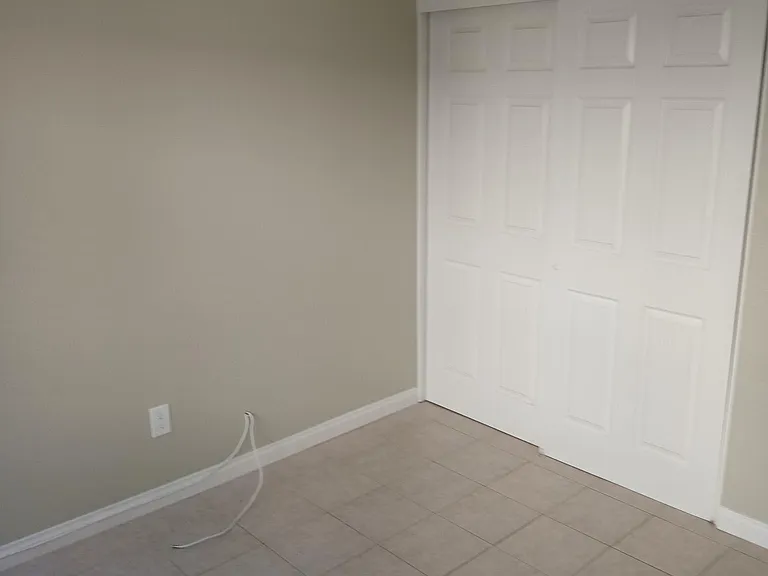 367 N Melrose Dr N #E — Photo 20
