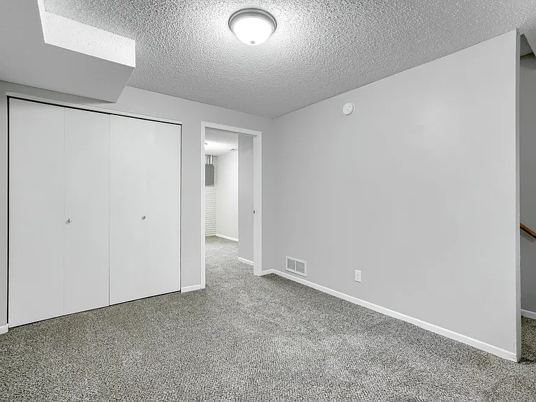4928 Dudley St — Photo 15