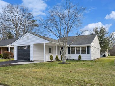 325 Brownfield Drive, Ridge, NY, 11961