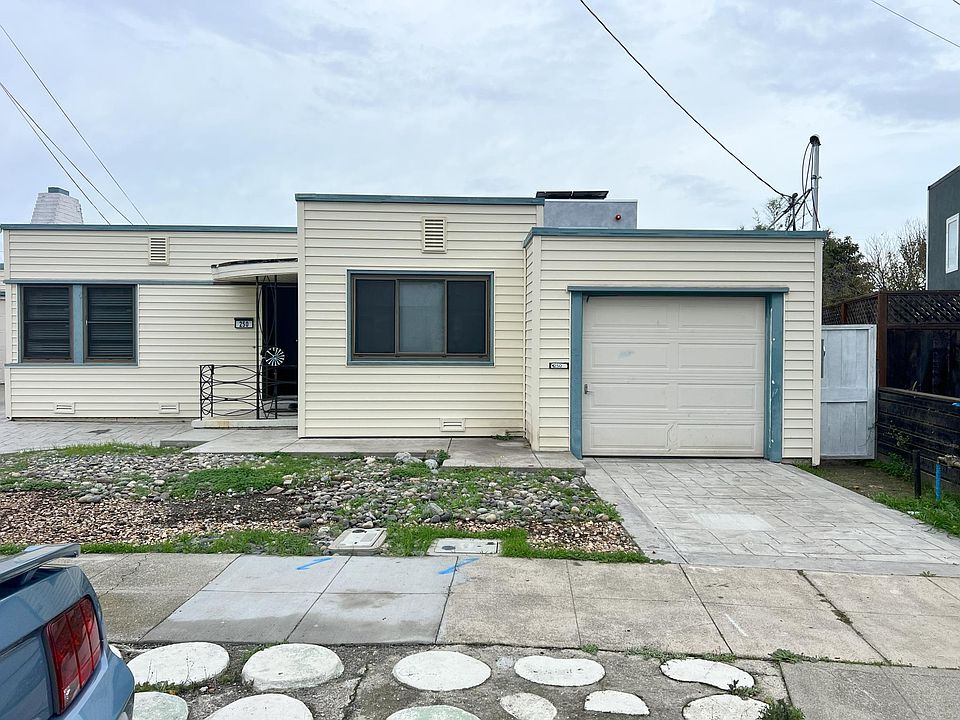 1st image of 250 Carlton Ave