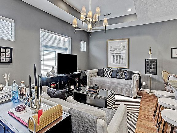 2nd image of 1122 Bonner St