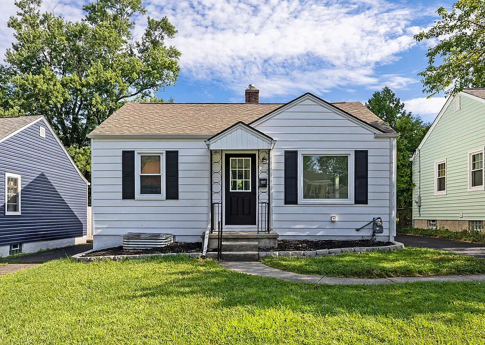 210 W Kanawha Ave