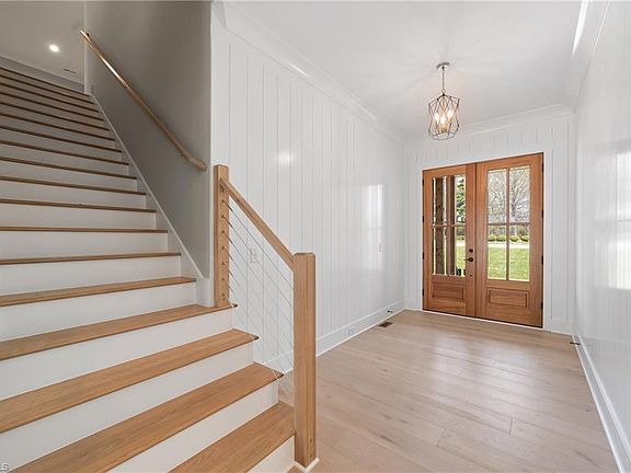 4th image of 3973 Valley View Cir