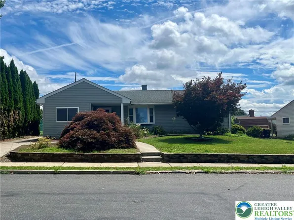 1293 Ellsworth Dr, Whitehall, PA 18052