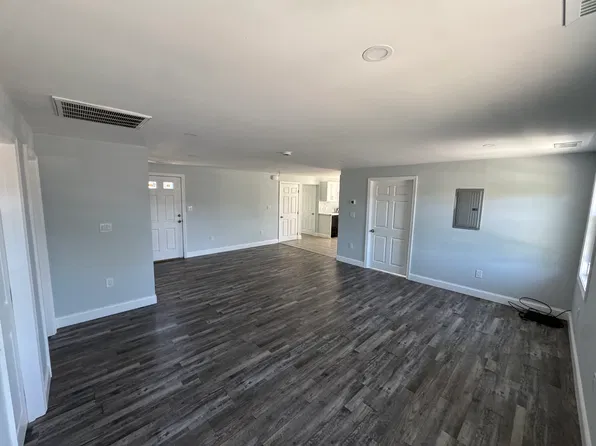 849 Belmont St #2L, Brockton, MA 02301