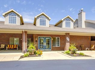 8800 Macomb St #227, Grosse Ile, MI 48138