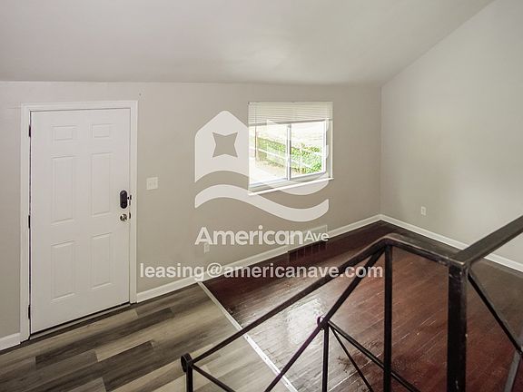 703497_003_wm_-_living_room_13229988.jpg