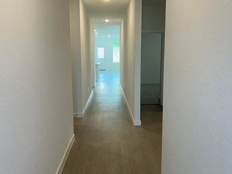 2272 Monument Hl — Photo 3