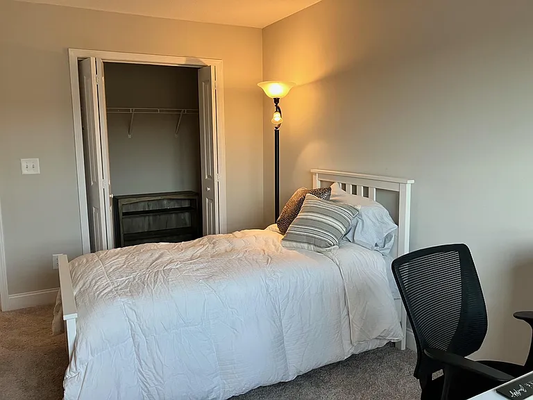 344 Broadberry Ave — Photo 23