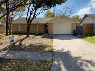 132 Meadow Pl, Lewisville, TX 75067