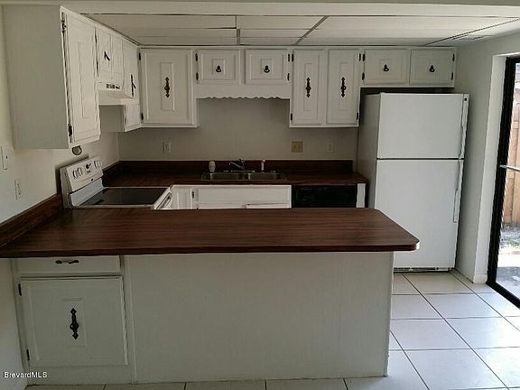 4th image of 1740 S Park Ave