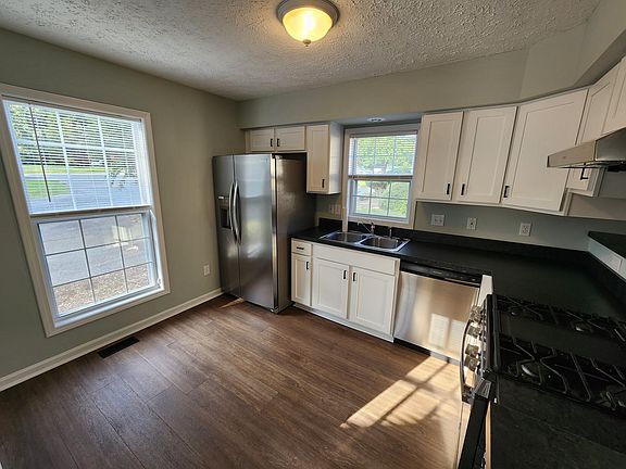 4th image of 3120 22nd Street Ln NE #3120
