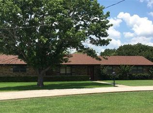 1454 S Hubbard St, Alvord, TX 76225