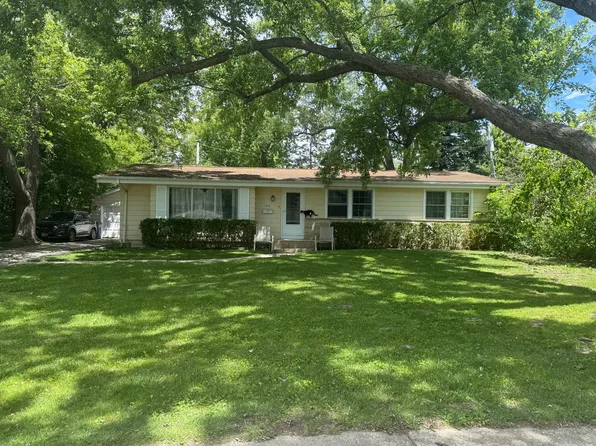 1215 Parkside Ln, Deerfield, IL 60015