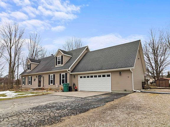 3rd image of 2030 Palms Rd