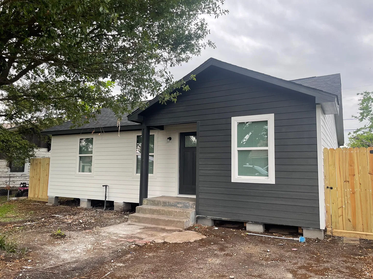 4 bed, 1406 sqft, $1,695 — Photo 2