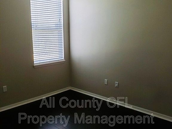 4th image of 10481 Eastpark Woods Dr