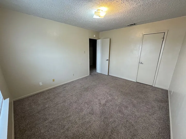 4504 Chase Cir — Photo 22