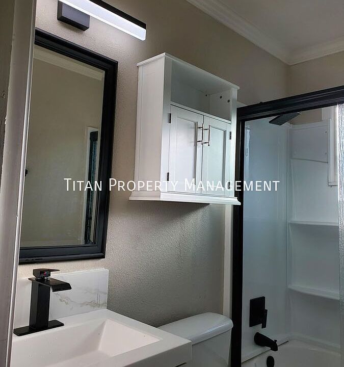 2nd image of 423 Clinton Ave #4