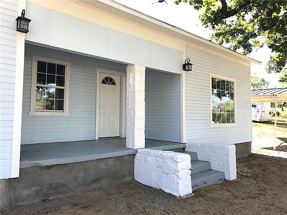 3rd image of 402 N Ammerman Ave