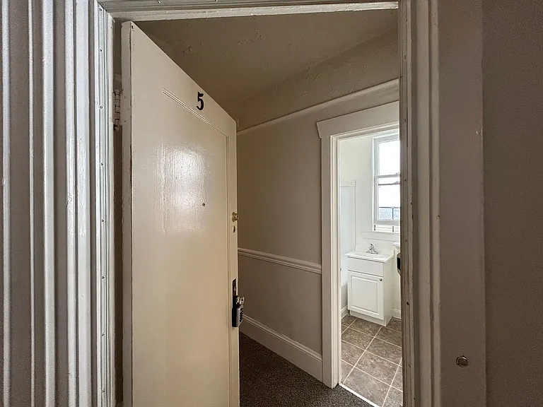 935 Pine St #1372R — Photo 2