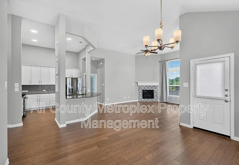 1602 Emerald Brook Ct — Photo 3