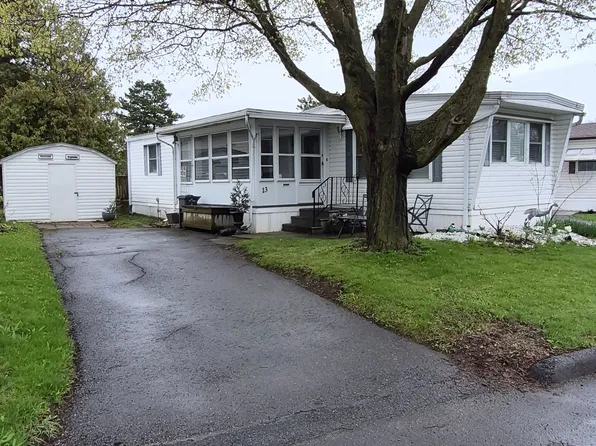 13 Wentworth Dr, Kingston, ON K7K 5E1