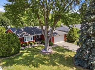 6344 Campus Dr, Dearborn Heights, MI 48127