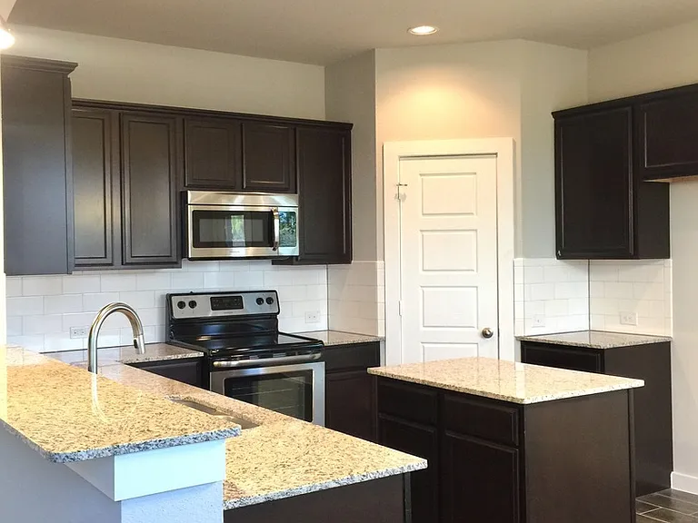 1036 W Sierra Vista Ct — Photo 2